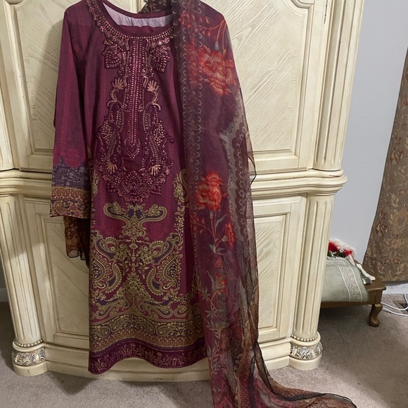 Pakistani,indian dresses - Picture 3 of 5